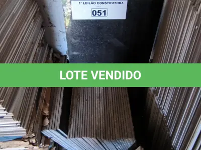 LOTE 051 - 01 LOTE COM PEDRAS DE GRANITO (NO ESTADO, NÃO SABEMOS SE FUNCIONA. LEILÃO NÃO TEM GARANTIA E NEM DEVOLUÇÃO).