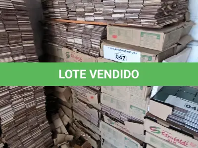 LOTE 047 - 01 LOTE COM PASTILHAS 10CM X 10CM NA COR BEGE (NO ESTADO, NÃO SABEMOS SE FUNCIONA. LEILÃO NÃO TEM GARANTIA E NEM DEVOLUÇÃO).