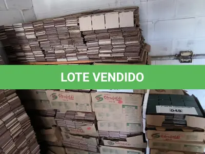 LOTE 047 - 01 LOTE COM PASTILHAS 10CM X 10CM NA COR BEGE (NO ESTADO, NÃO SABEMOS SE FUNCIONA. LEILÃO NÃO TEM GARANTIA E NEM DEVOLUÇÃO).