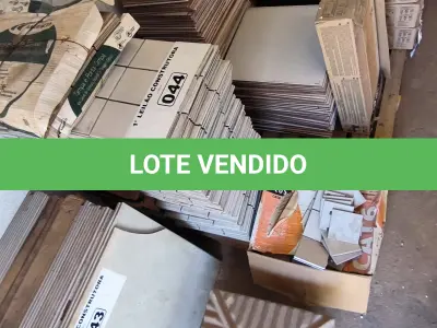 LOTE 044 - 01 LOTE COM PASTILHAS 10CMX10CM NA COR BRANCA (NO ESTADO, NÃO SABEMOS SE FUNCIONA. LEILÃO NÃO TEM GARANTIA E NEM DEVOLUÇÃO).