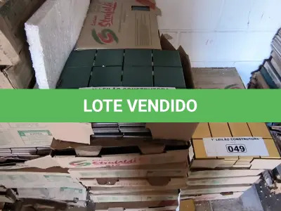LOTE 048 - 01 LOTE COM PASTILHA 10CMX10CM NA COR VERDE (NO ESTADO, NÃO SABEMOS SE FUNCIONA. LEILÃO NÃO TEM GARANTIA E NEM DEVOLUÇÃO).