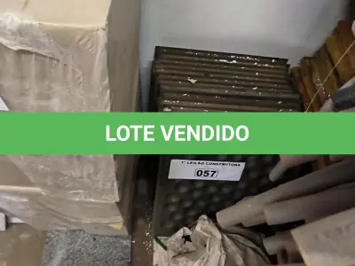 LOTE 057 - 01 LOTE COM PLACAS DE PISO FLUTUANTE (NO ESTADO, NÃO SABEMOS SE FUNCIONA. LEILÃO NÃO TEM GARANTIA E NEM DEVOLUÇÃO).