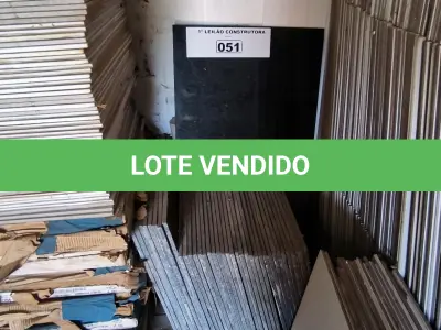 LOTE 051 - 01 LOTE COM PEDRAS DE GRANITO (NO ESTADO, NÃO SABEMOS SE FUNCIONA. LEILÃO NÃO TEM GARANTIA E NEM DEVOLUÇÃO).