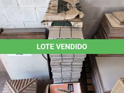 LOTE 044 - 01 LOTE COM PASTILHAS 10CMX10CM NA COR BRANCA (NO ESTADO, NÃO SABEMOS SE FUNCIONA. LEILÃO NÃO TEM GARANTIA E NEM DEVOLUÇÃO).