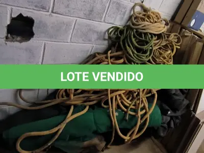 LOTE 060 - 01 LOTE COM TELAS DE PROTEÇÃO E CORDAS DIVERSAS (NO ESTADO, NÃO SABEMOS SE FUNCIONA. LEILÃO NÃO TEM GARANTIA E NEM DEVOLUÇÃO).