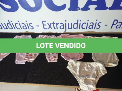 LOTE 057 - 01 LOTE COM APROXIMADAMENTE 12 PEÇAS DE ROUPAS.(NO ESTADO, NÃO SABEMOS SE FUNCIONA. LEILÃO NÃO TEM GARANTIA E NEM DEVOLUÇÃO, SUJEITO A POSSÍVEIS AVARIAS VISÍVEIS/OCULTAS E/OU AUSÊNCIA DE COMPONENTES)