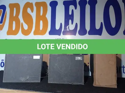 LOTE 049 - 03 – CAIXAS DE SOM (NO ESTADO, NÃO SABEMOS SE FUNCIONA. LEILÃO NÃO TEM GARANTIA E NEM DEVOLUÇÃO, SUJEITO A POSSÍVEIS AVARIAS VISÍVEIS/OCULTAS E/OU AUSÊNCIA DE COMPONENTES)