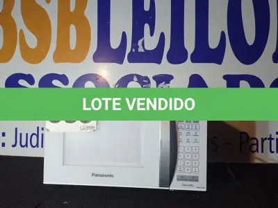 LOTE 060 - 01 - MICRO-ONDAS PANASONIC 21 LITROS 110VOLTS (NO ESTADO, NÃO SABEMOS SE FUNCIONA. LEILÃO NÃO TEM GARANTIA E NEM DEVOLUÇÃO, SUJEITO A POSSÍVEIS AVARIAS VISÍVEIS/OCULTAS E/OU AUSÊNCIA DE COMPONENTES)