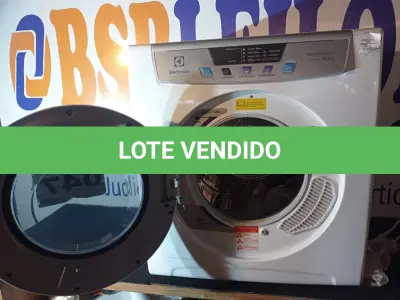 LOTE 047 - 01 - SECADORA DE ROUPAS ELECTROLUX COMPACTA TURBO 10,5KG 220VOLTS (NO ESTADO, NÃO SABEMOS SE FUNCIONA. LEILÃO NÃO TEM GARANTIA E NEM DEVOLUÇÃO, SUJEITO A POSSÍVEIS AVARIAS VISÍVEIS/OCULTAS E/OU AUSÊNCIA DE COMPONENTES)