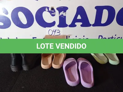 LOTE 043 - 04 – PARES DE CALÇADOS FEMININO Nº 37/38 (NO ESTADO, NÃO SABEMOS SE FUNCIONA. LEILÃO NÃO TEM GARANTIA E NEM DEVOLUÇÃO, SUJEITO A POSSÍVEIS AVARIAS VISÍVEIS/OCULTAS E/OU AUSÊNCIA DE COMPONENTES)