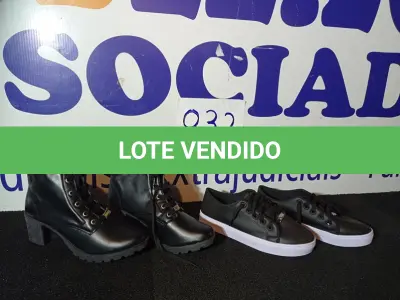 LOTE 032 - 02 – PARES DE CALÇADOS FEMININO Nº 37 (NO ESTADO, NÃO SABEMOS SE FUNCIONA. LEILÃO NÃO TEM GARANTIA E NEM DEVOLUÇÃO, SUJEITO A POSSÍVEIS AVARIAS VISÍVEIS/OCULTAS E/OU AUSÊNCIA DE COMPONENTES)