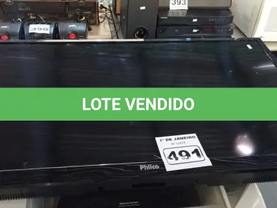 LOTE 491 - 01 TV PHILCO 40” POL. (NO ESTADO) ATENÇÃO! FAZER A VISITAÇÃO ANTES DE ARREMATAR, NÃO SABEMOS SE FUNCIONA. LEILÃO NÃO TEM GARANTIA E NEM DEVOLUÇÃO, SUJEITO A POSSÍVEIS AVARIAS VISÍVEIS/OCULTAS E/OU AUSÊNCIA DE COMPONENTES.