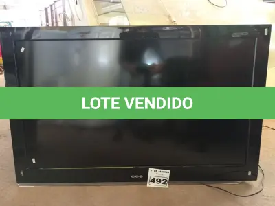 LOTE 492 - 01 TV LCD CCE 46” POL.  (NO ESTADO) ATENÇÃO! FAZER A VISITAÇÃO ANTES DE ARREMATAR, NÃO SABEMOS SE FUNCIONA. LEILÃO NÃO TEM GARANTIA E NEM DEVOLUÇÃO, SUJEITO A POSSÍVEIS AVARIAS VISÍVEIS/OCULTAS E/OU AUSÊNCIA DE COMPONENTES.