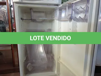 LOTE 488 - 01 GELADEIRA MARCA ELECTROLUX 220V. (NO ESTADO) ATENÇÃO! FAZER A VISITAÇÃO ANTES DE ARREMATAR, NÃO SABEMOS SE FUNCIONA. LEILÃO NÃO TEM GARANTIA E NEM DEVOLUÇÃO, SUJEITO A POSSÍVEIS AVARIAS VISÍVEIS/OCULTAS E/OU AUSÊNCIA DE COMPONENTES.