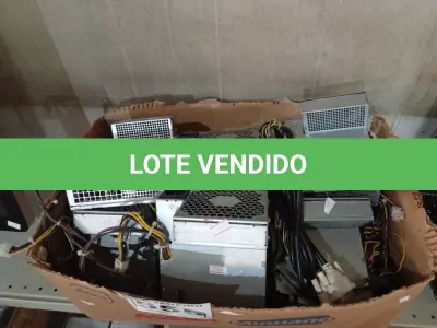 LOTE 555 - 01 LOTE COM VÁRIAS FONTES PARA PC MARCAS E MODELOS DIVERSOS. (NO ESTADO) ATENÇÃO! FAZER A VISITAÇÃO ANTES DE ARREMATAR, NÃO SABEMOS SE FUNCIONA. LEILÃO NÃO TEM GARANTIA E NEM DEVOLUÇÃO, SUJEITO A POSSÍVEIS AVARIAS VISÍVEIS/OCULTAS E/OU AUSÊNCIA DE COMPONENTES.