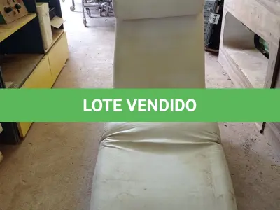 LOTE 489 - 01 DIVÃ. (NO ESTADO) ATENÇÃO! FAZER A VISITAÇÃO ANTES DE ARREMATAR, NÃO SABEMOS SE FUNCIONA. LEILÃO NÃO TEM GARANTIA E NEM DEVOLUÇÃO, SUJEITO A POSSÍVEIS AVARIAS VISÍVEIS/OCULTAS E/OU AUSÊNCIA DE COMPONENTES.