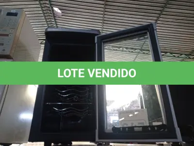 LOTE 513 - 01 ADEGA DYNASTY. (NO ESTADO) ATENÇÃO! FAZER A VISITAÇÃO ANTES DE ARREMATAR, NÃO SABEMOS SE FUNCIONA. LEILÃO NÃO TEM GARANTIA E NEM DEVOLUÇÃO, SUJEITO A POSSÍVEIS AVARIAS VISÍVEIS/OCULTAS E/OU AUSÊNCIA DE COMPONENTES.