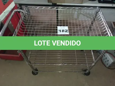 LOTE 182 - 01 CARRINHO PARA TRANSPORTE DE UTENSILIOS COM TRES DIVISOES. (NO ESTADO) ATENÇÃO! FAZER A VISITAÇÃO ANTES DE ARREMATAR, NÃO SABEMOS SE FUNCIONA. LEILÃO NÃO TEM GARANTIA E NEM DEVOLUÇÃO, SUJEITO A POSSÍVEIS AVARIAS VISÍVEIS/OCULTAS E/OU AUSÊNCIA DE COMPONENTES.