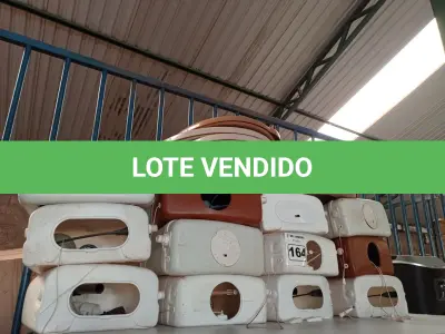 LOTE 164 - 01 LOTE COM CAIXAS DE DESCARGA E 10 TAMPAS PARA VASO SANITÁRIO (NO ESTADO) ATENÇÃO! FAZER A VISITAÇÃO ANTES DE ARREMATAR, NÃO SABEMOS SE FUNCIONA. LEILÃO NÃO TEM GARANTIA E NEM DEVOLUÇÃO, SUJEITO A POSSÍVEIS AVARIAS VISÍVEIS/OCULTAS E/OU AUSÊNCIA DE COMPONENTES.