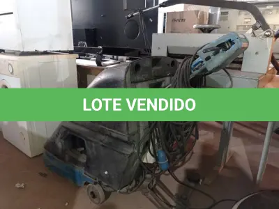 LOTE 185 - 01 MAQUINA DE LAVAR PISOS INDUSTRIAL. (NO ESTADO) ATENÇÃO! FAZER A VISITAÇÃO ANTES DE ARREMATAR, NÃO SABEMOS SE FUNCIONA. LEILÃO NÃO TEM GARANTIA E NEM DEVOLUÇÃO, SUJEITO A POSSÍVEIS AVARIAS VISÍVEIS/OCULTAS E/OU AUSÊNCIA DE COMPONENTES.