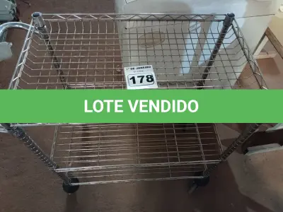 LOTE 178 - 01 CARRINHO PARA TRANSPORTE DE UTENSILIOS COM TRES DIVISOES. (NO ESTADO) ATENÇÃO! FAZER A VISITAÇÃO ANTES DE ARREMATAR, NÃO SABEMOS SE FUNCIONA. LEILÃO NÃO TEM GARANTIA E NEM DEVOLUÇÃO, SUJEITO A POSSÍVEIS AVARIAS VISÍVEIS/OCULTAS E/OU AUSÊNCIA DE COMPONENTES.
