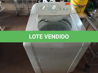 LOTE 179 - 01 MAQUINA DE LAVAR 12KG MARCA ELETROLUX. (NO ESTADO) ATENÇÃO! FAZER A VISITAÇÃO ANTES DE ARREMATAR, NÃO SABEMOS SE FUNCIONA. LEILÃO NÃO TEM GARANTIA E NEM DEVOLUÇÃO, SUJEITO A POSSÍVEIS AVARIAS VISÍVEIS/OCULTAS E/OU AUSÊNCIA DE COMPONENTES.