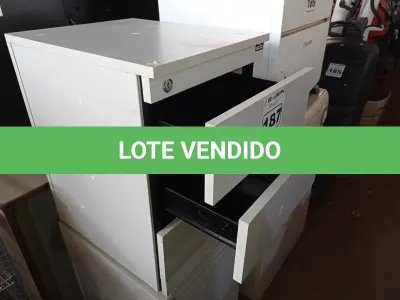LOTE 187 - 02 GAVETEIROS PARA ESCRITORIO COM 03 GAVETAS CADA. (NO ESTADO) ATENÇÃO! FAZER A VISITAÇÃO ANTES DE ARREMATAR, NÃO SABEMOS SE FUNCIONA. LEILÃO NÃO TEM GARANTIA E NEM DEVOLUÇÃO, SUJEITO A POSSÍVEIS AVARIAS VISÍVEIS/OCULTAS E/OU AUSÊNCIA DE COMPONENTES.