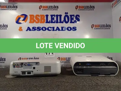 LOTE 171 - 02 PROJETORES MULTIMIDEA PARA RETIRADA DE PEÇAS. (NO ESTADO) ATENÇÃO! FAZER A VISITAÇÃO ANTES DE ARREMATAR, NÃO SABEMOS SE FUNCIONA. LEILÃO NÃO TEM GARANTIA E NEM DEVOLUÇÃO, SUJEITO A POSSÍVEIS AVARIAS VISÍVEIS/OCULTAS E/OU AUSÊNCIA DE COMPONENTES.