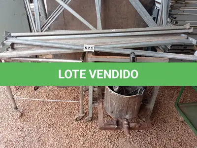 LOTE 571 - 01 LOTE DE FERRAGENS DE ESTANTE, 02 BASES DE FERRO COM RODINHAS E 01 SUCATA DE BATEDEIRA DE MASSA. (NO ESTADO) ATENÇÃO! FAZER A VISITAÇÃO ANTES DE ARREMATAR, NÃO SABEMOS SE FUNCIONA. LEILÃO NÃO TEM GARANTIA E NEM DEVOLUÇÃO, SUJEITO A POSSÍVEIS AVARIAS VISÍVEIS/OCULTAS E/OU AUSÊNCIA DE COMPONENTES.
