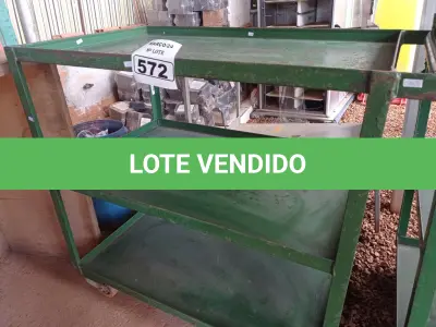 LOTE 572 - 01 CARRINHO DE FERRO COM RODINHAS E 03 BANDEJAS. (NO ESTADO) ATENÇÃO! FAZER A VISITAÇÃO ANTES DE ARREMATAR, NÃO SABEMOS SE FUNCIONA. LEILÃO NÃO TEM GARANTIA E NEM DEVOLUÇÃO, SUJEITO A POSSÍVEIS AVARIAS VISÍVEIS/OCULTAS E/OU AUSÊNCIA DE COMPONENTES.
