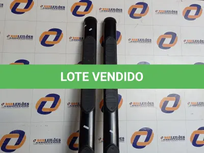 LOTE 054 - 01 PAR DE ESTRIBOS PARA CAMIONETE. (NO ESTADO) ATENÇÃO! FAZER A VISITAÇÃO ANTES DE ARREMATAR, NÃO SABEMOS SE FUNCIONA. LEILÃO NÃO TEM GARANTIA E NEM DEVOLUÇÃO, SUJEITO A POSSÍVEIS AVARIAS VISÍVEIS/OCULTAS E/OU AUSÊNCIA DE COMPONENTES.