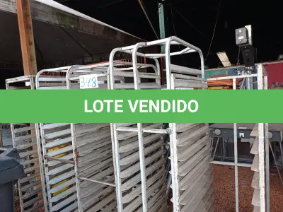 LOTE 348 - 05 CARRINHO PORTA BANDEJAS. (NO ESTADO) ATENÇÃO! FAZER A VISITAÇÃO ANTES DE ARREMATAR, NÃO SABEMOS SE FUNCIONA. LEILÃO NÃO TEM GARANTIA E NEM DEVOLUÇÃO, SUJEITO A POSSÍVEIS AVARIAS VISÍVEIS/OCULTAS E/OU AUSÊNCIA DE COMPONENTES.