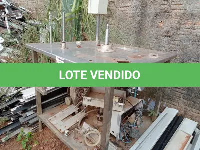 LOTE 354 - 01 ENVASADORA DE BEBIDAS. (NO ESTADO) ATENÇÃO! FAZER A VISITAÇÃO ANTES DE ARREMATAR, NÃO SABEMOS SE FUNCIONA. LEILÃO NÃO TEM GARANTIA E NEM DEVOLUÇÃO, SUJEITO A POSSÍVEIS AVARIAS VISÍVEIS/OCULTAS E/OU AUSÊNCIA DE COMPONENTES.