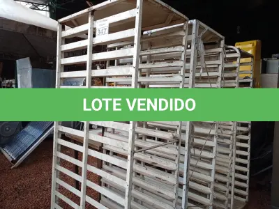LOTE 347 - 04 CARRINHO PORTA BANDEJAS. (NO ESTADO) ATENÇÃO! FAZER A VISITAÇÃO ANTES DE ARREMATAR, NÃO SABEMOS SE FUNCIONA. LEILÃO NÃO TEM GARANTIA E NEM DEVOLUÇÃO, SUJEITO A POSSÍVEIS AVARIAS VISÍVEIS/OCULTAS E/OU AUSÊNCIA DE COMPONENTES.