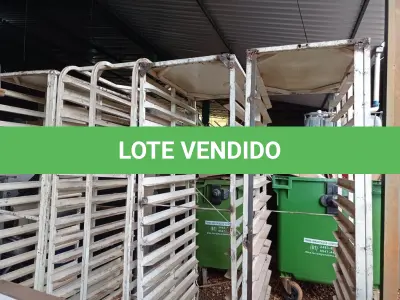 LOTE 347 - 04 CARRINHO PORTA BANDEJAS. (NO ESTADO) ATENÇÃO! FAZER A VISITAÇÃO ANTES DE ARREMATAR, NÃO SABEMOS SE FUNCIONA. LEILÃO NÃO TEM GARANTIA E NEM DEVOLUÇÃO, SUJEITO A POSSÍVEIS AVARIAS VISÍVEIS/OCULTAS E/OU AUSÊNCIA DE COMPONENTES.