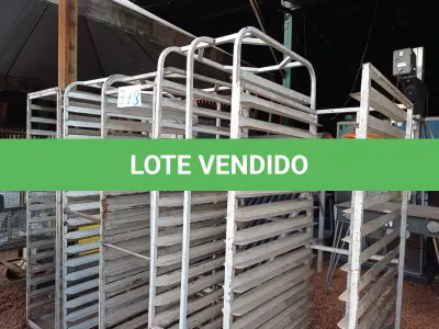LOTE 348 - 05 CARRINHO PORTA BANDEJAS. (NO ESTADO) ATENÇÃO! FAZER A VISITAÇÃO ANTES DE ARREMATAR, NÃO SABEMOS SE FUNCIONA. LEILÃO NÃO TEM GARANTIA E NEM DEVOLUÇÃO, SUJEITO A POSSÍVEIS AVARIAS VISÍVEIS/OCULTAS E/OU AUSÊNCIA DE COMPONENTES.