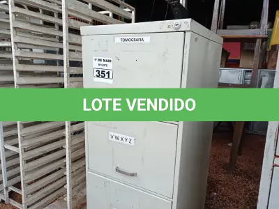 LOTE 351 - 01 ARQUIVO DE AÇO COM 04 GAVETAS. (NO ESTADO) ATENÇÃO! FAZER A VISITAÇÃO ANTES DE ARREMATAR, NÃO SABEMOS SE FUNCIONA. LEILÃO NÃO TEM GARANTIA E NEM DEVOLUÇÃO, SUJEITO A POSSÍVEIS AVARIAS VISÍVEIS/OCULTAS E/OU AUSÊNCIA DE COMPONENTES.