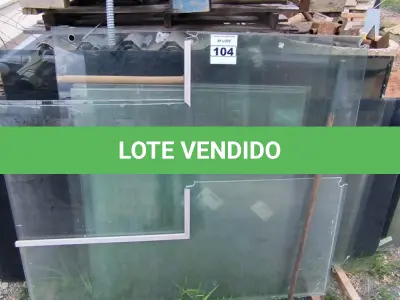 LOTE 104 - 01 LOTE COM VIDROS TAMANHOS DIVERSOS (NO ESTADO)