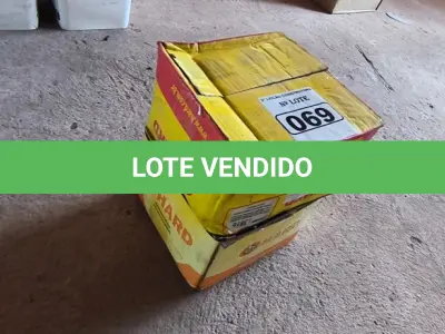 LOTE 069 - 01 LOTE DE PARAFUSOS AUTO BROCANTE PARA TELHADO. (NO ESTADO)