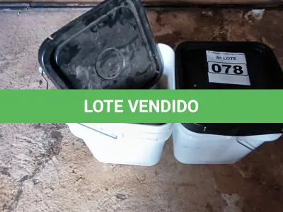 LOTE 078 - 01 LOTE DE PARAFUSOS AUTO BROCANTE PARA TELHADO. (NO ESTADO)