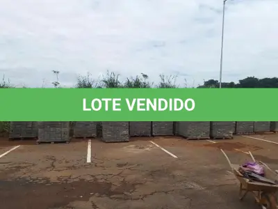 LOTE 141 - 01 PALETE DE COM APROXIMADAMENTE 750 BLOQUETES PARA PAVIMENTAÇÃO (NO ESTADO) (RETIRAR EM GOIÂNIA -GO)