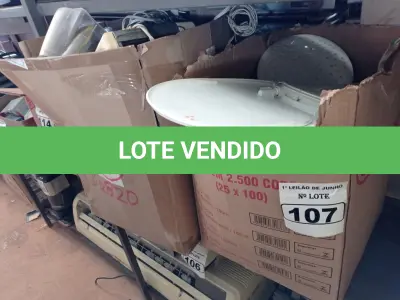 LOTE 107 - 01 LOTE COM UTENSÍLIOS DIVERSOS E VÁRIOS CHUVEIROS ELÉTRICOS. (NO ESTADO) ATENÇÃO! FAZER A VISITAÇÃO ANTES DE ARREMATAR, NÃO SABEMOS SE FUNCIONA. LEILÃO NÃO TEM GARANTIA E NEM DEVOLUÇÃO, SUJEITO A POSSÍVEIS AVARIAS VISÍVEIS/OCULTAS E/OU AUSÊNCIA DE COMPONENTES.