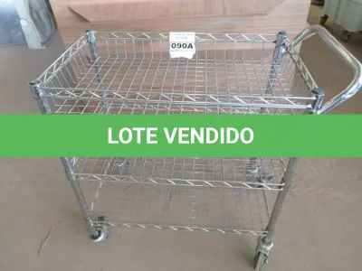 LOTE 090 - 01 CARRINHO PARA COPA COM 03 BANDEJAS E RODINHAS. (NO ESTADO) ATENÇÃO! FAZER A VISITAÇÃO ANTES DE ARREMATAR, NÃO SABEMOS SE FUNCIONA. LEILÃO NÃO TEM GARANTIA E NEM DEVOLUÇÃO, SUJEITO A POSSÍVEIS AVARIAS VISÍVEIS/OCULTAS E/OU AUSÊNCIA DE COMPONENTES.