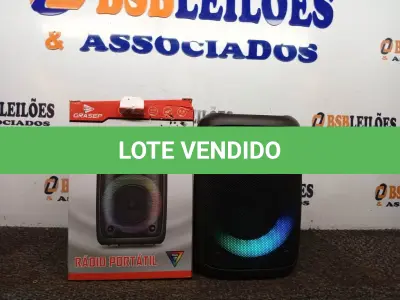 LOTE 100 - 01 RÁDIO PORTÁTIL MARCA GRASEP MODELO D-4138 (NOVO) .  (NO ESTADO, NÃO SABEMOS SE FUNCIONA. LEILÃO NÃO TEM GARANTIA E NEM DEVOLUÇÃO, SUJEITO A POSSÍVEIS AVARIAS VISÍVEIS/OCULTAS E/OU AUSÊNCIA DE COMPONENTES)