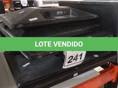 LOTE 241 - 08 MONITORES LCD DE MARCAS E MODELOS DIVERSOS. (NO ESTADO) ATENÇÃO! FAZER A VISITAÇÃO ANTES DE ARREMATAR, NÃO SABEMOS SE FUNCIONA. LEILÃO NÃO TEM GARANTIA E NEM DEVOLUÇÃO, SUJEITO A POSSÍVEIS AVARIAS VISÍVEIS/OCULTAS E/OU AUSÊNCIA DE COMPONENTES.