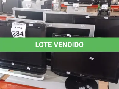 LOTE 234 - 01 ALL IN ONE MARCA HP E 07 MONITORES DE MARCAS E MODELOS DIVERSOS. (NO ESTADO) ATENÇÃO! FAZER A VISITAÇÃO ANTES DE ARREMATAR, NÃO SABEMOS SE FUNCIONA, LEILÃO NÃO TEM GARANTIA E NEM DEVOLUÇÃO, SUJEITO A POSSÍVEIS AVARIAS VISÍVEIS/OCULTAS E/OU AUSÊNCIA DE COMPONENTES.