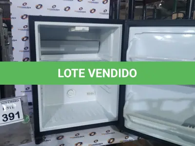 LOTE 391 - 01 FRIGOBAR. (NO ESTADO) ATENÇÃO! FAZER A VISITAÇÃO ANTES DE ARREMATAR, NÃO SABEMOS SE FUNCIONA, LEILÃO NÃO TEM GARANTIA E NEM DEVOLUÇÃO, SUJEITO A POSSÍVEIS AVARIAS VISÍVEIS/OCULTAS E/OU AUSÊNCIA DE COMPONENTES.