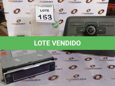 LOTE 153 - 02 APARELHOS DE SOM AUTOMOTIVOS. (NO ESTADO) ATENÇÃO! FAZER A VISITAÇÃO ANTES DE ARREMATAR, NÃO SABEMOS SE FUNCIONA, LEILÃO NÃO TEM GARANTIA E NEM DEVOLUÇÃO, SUJEITO A POSSÍVEIS AVARIAS VISÍVEIS/OCULTAS E/OU AUSÊNCIA DE COMPONENTES