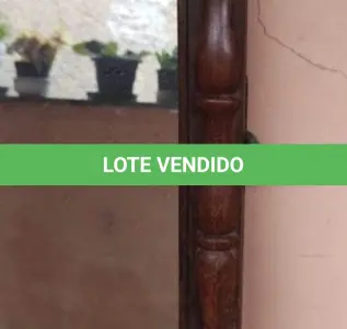 LOTE 406 - 01 ESPELHO ANTIGO GRANDE. (NO ESTADO) ATENÇÃO! FAZER A VISITAÇÃO ANTES DE ARREMATAR, NÃO SABEMOS SE FUNCIONA, LEILÃO NÃO TEM GARANTIA E NEM DEVOLUÇÃO, SUJEITO A POSSÍVEIS AVARIAS VISÍVEIS/OCULTAS E/OU AUSÊNCIA DE COMPONENTES.