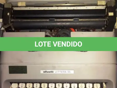 LOTE 428 - MÁQUINA DE ESCREVER ANTIGA OLIVETT LETTERA 35. (NO ESTADO) ATENÇÃO! FAZER A VISITAÇÃO ANTES DE ARREMATAR, NÃO SABEMOS SE FUNCIONA, LEILÃO NÃO TEM GARANTIA E NEM DEVOLUÇÃO, SUJEITO A POSSÍVEIS AVARIAS VISÍVEIS/OCULTAS E/OU AUSÊNCIA DE COMPONENTES.